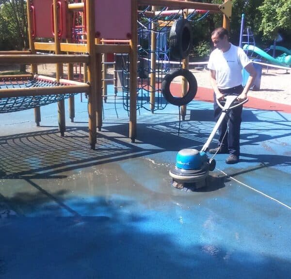 Terrazza MC – Dé innovatieve terrasreinigingsmachine voor dieptereiniging