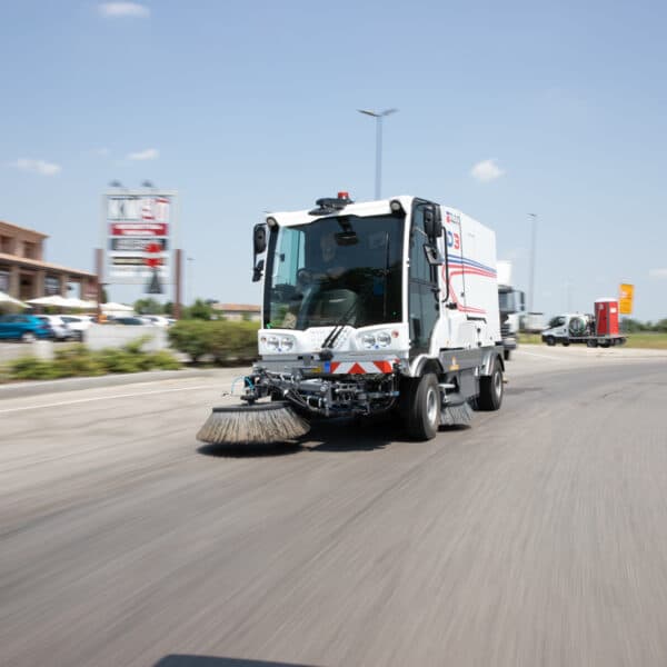 Straatveegmachine Dulevo D3 – 4m3 inhoud