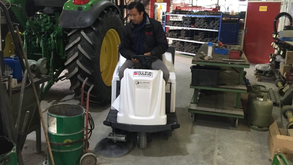 dulevo 1000 krappe ruimtes zit veegmachine
